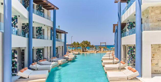 Paralos Kosta Álimia Hotel