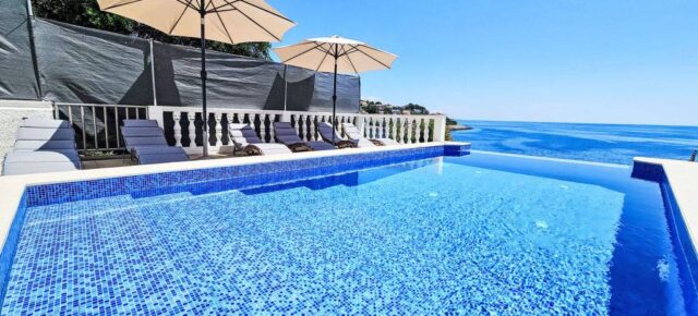 Kroatien: 8 Tage in einer Ferienwohnung mit Grill, Pool und Terrasse nur 98€ p. P.