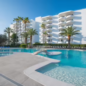 Familien-Schnäppchen: 7 Tage Mallorca im TOP 3* Hotel mit Frühstück & Flug nur 956€