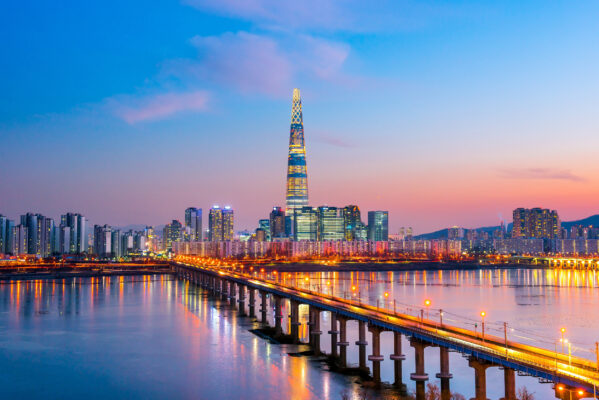 südkorea seoul skyline am abend