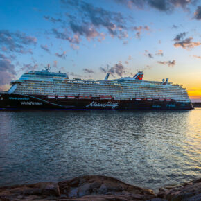 Kreuzfahrt: 10 Tage mit der Mein Schiff Flow inkl. Vollpension ab/bis Palma für 1499€